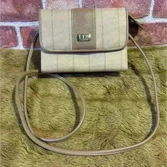Liz Claiborne Handbags - Vintage Liz Clairborne Crossbody Phone Wallet Organizer